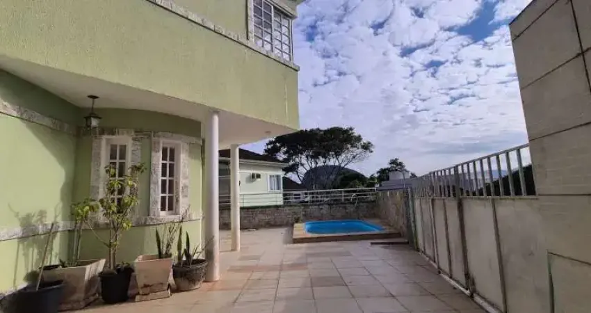 Casa com 3 quartos para alugar no Anil, Rio de Janeiro