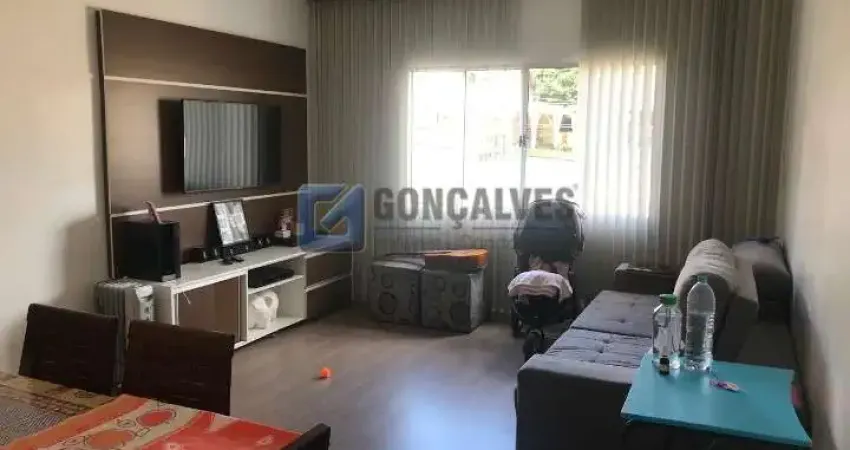 Sobrado à venda no jardim farina em são bernardo do campo/sp, com 126m² e 2 quartos sendo 1 suíte.
