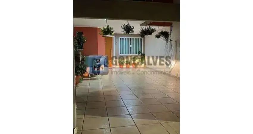 Casa com 3 quartos à venda na Rua Jequitinhonha, Campestre, Santo André