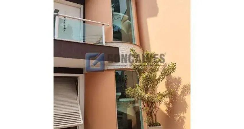 Sobrado à venda no rudge ramos em são bernardo do campo/sp, com 475 m e 3 dormitórios sendo 3 suítes.