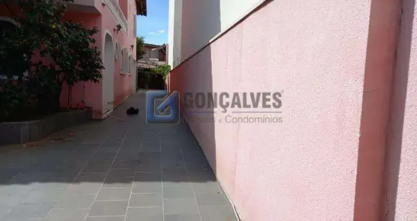 Sobrado à venda no bairro baeta neves em são bernardo do campo com 450 m² e 4 dormitorios planejados sendo 1 suite.