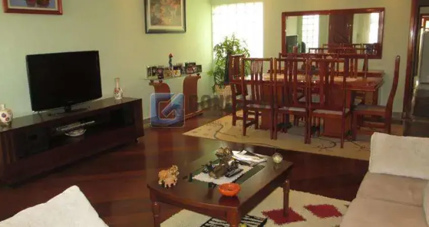 Casa com 3 quartos à venda na HELENA APARECIDA SECOL, R, Nova Petrópolis, São Bernardo do Campo