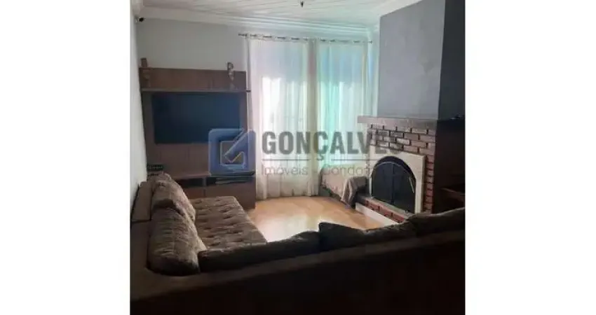 Sobrado à venda no parque terra nova i em são bernardo do campo/sp, com 152m² e 3 quartos sendo 1 suíte.