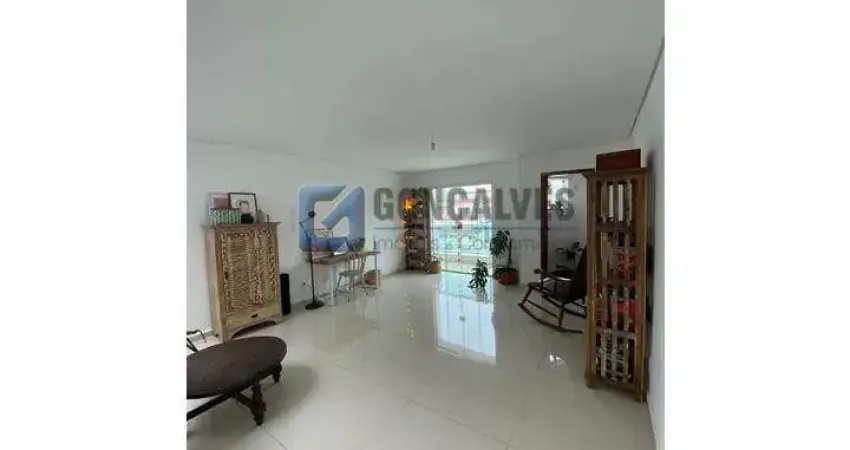 Sobrado 4 suites, 242 mts² no bairro pinheirinho em santo andré.