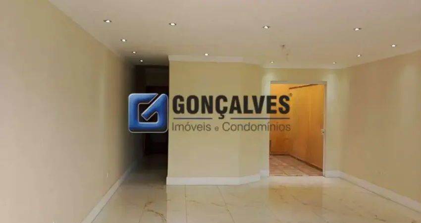 Sobrado Residencial com 3 Suítes, 4 Vagas e Quintal em Assunção (SB Campo) – Venda R$1.200.000