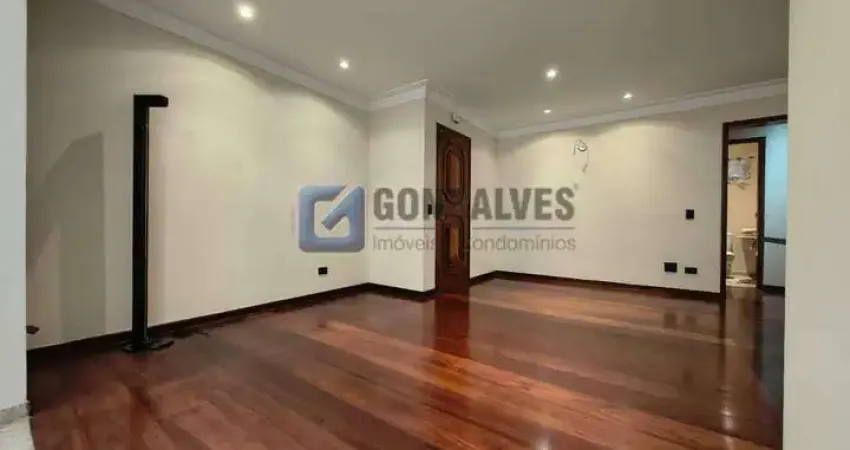 Apartamento a venda com 3 dormitórios e 2 vagas no Centro de São Bernardo do Campo com 125m², suíte e varanda.