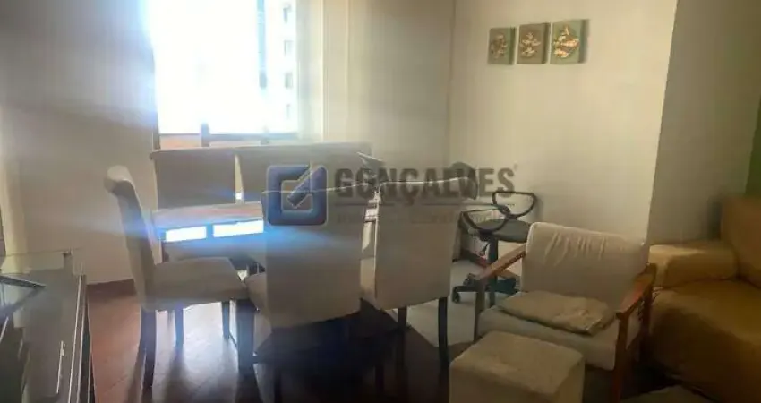 Apartamento com 3 dormitórios sendo 1 suite à venda na Vila Assunção em Santo André/SP.
