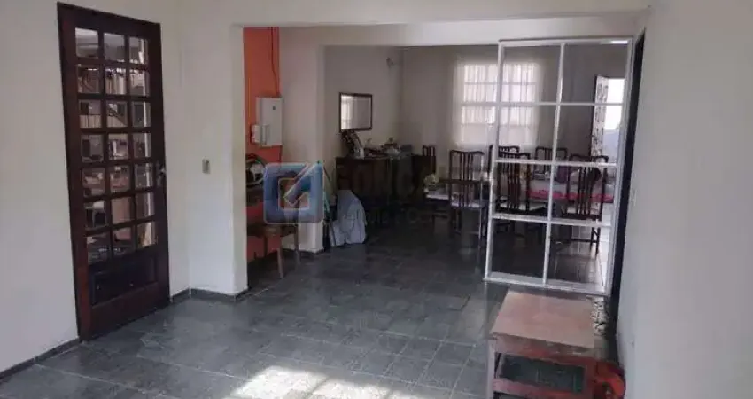 Chácara residencial com 3 quartos, 1 suíte e 5 vagas em Parque Estoril – São Bernardo do Campo