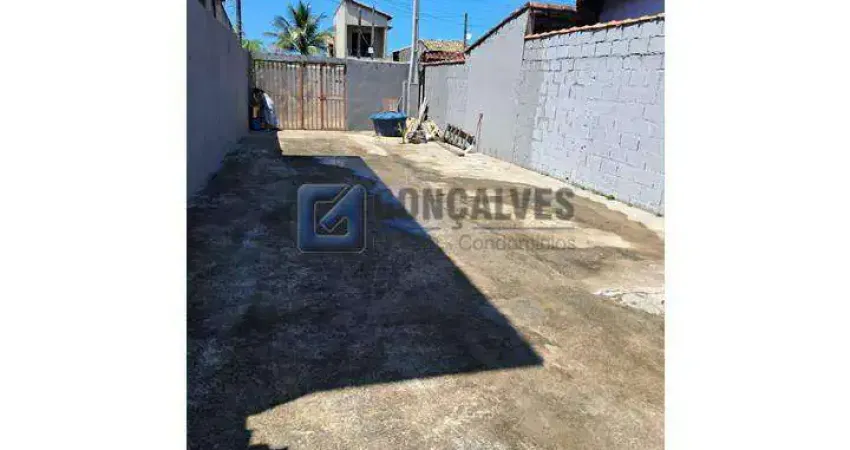 Sobrado à venda em Itanhaém (Cibratel II) — 2 quartos, 5 vagas, excelente custo-benefício