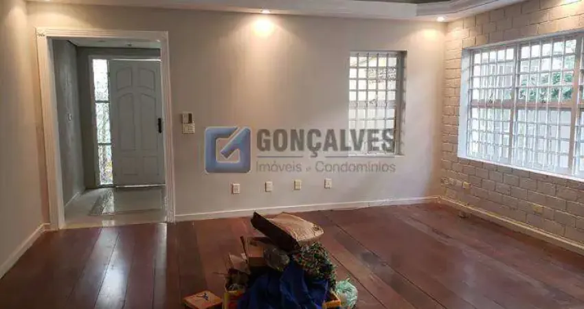 Sobrado de 3 quartos com 3 vagas à venda em Vila Scarpelli, Santo André