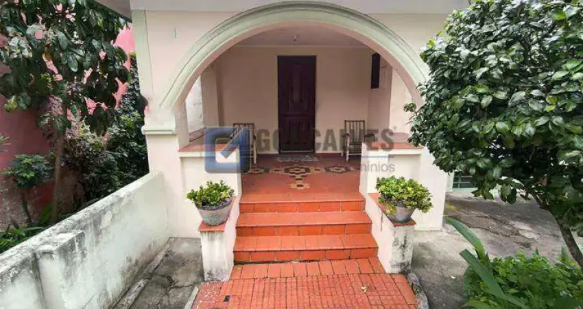 Casa Residencial à venda em Santa Paula, São Caetano do Sul – 2 quartos, 3 vagas e 300m² de área externa