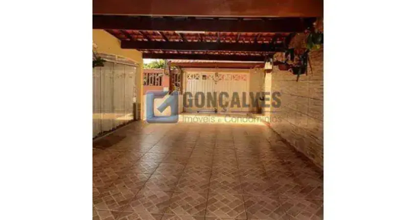 Casa Residencial à Venda no Centro de Mongaguá - 2 Quartos, 1 Suíte, 6 Vagas