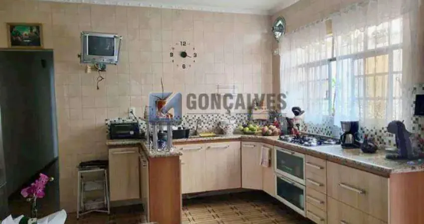 Casa à venda em São Caetano do Sul (Mauá) – 4 quartos, varanda gourmet e quintal