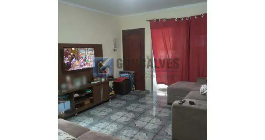 Sobrado à Venda em Parque Terra Nova II, São Bernardo do Campo – 3 Quartos (1 Suíte) e 2 Vagas