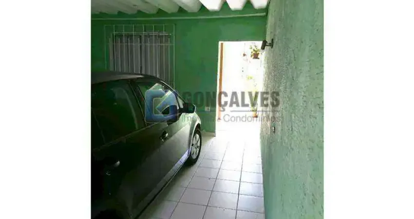 Sobrado à venda no Paulicéia, SBC – 2 quartos, 2 vagas, pronto para morar