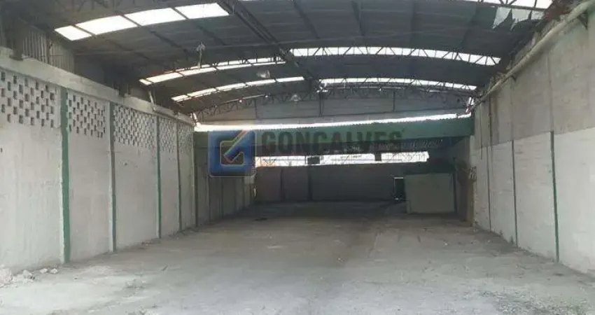 Galpão Comercial à Venda em Santo André (Vila Sacadura Cabral) – 493 m² Internos, 525 m² de Terreno