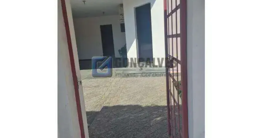 Sobrado Residencial à Venda em Parque dos Pássaros, SBC – 4 suítes, 4 vagas