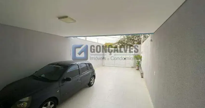 Sobrado Residencial com 3 Suítes, 4 Vagas e Piso Laminado – Assunção, SBC