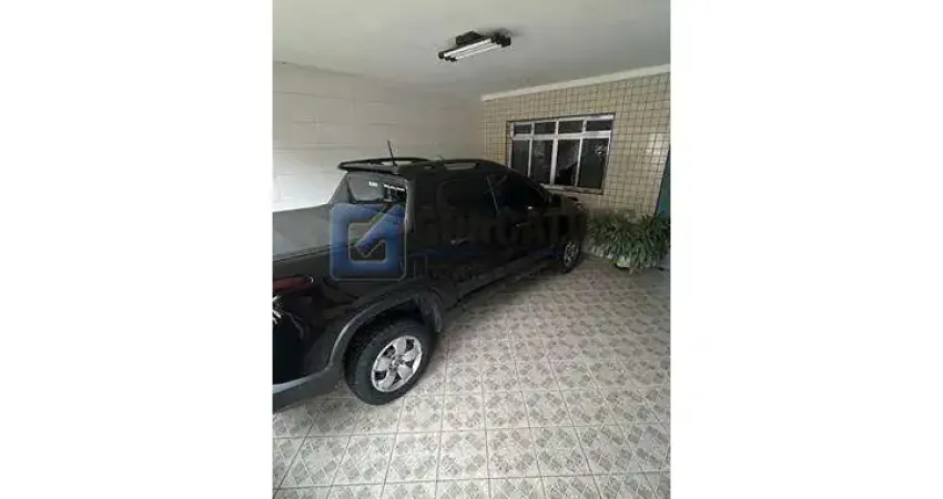 Sobrado à venda em Montanhão, São Bernardo do Campo – 3 quartos, quintal e churrasqueira