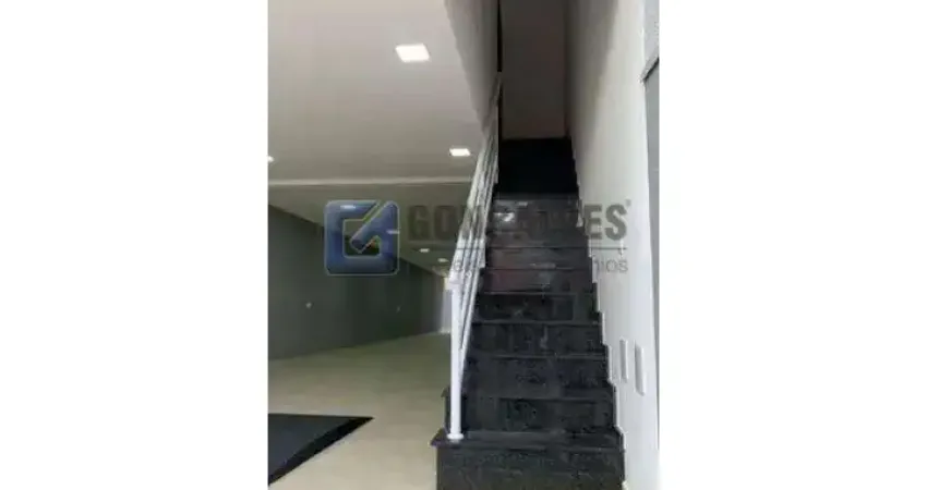 Sobrado à venda em Parque Novo Oratório, Santo André – 2 suítes, 8 vagas