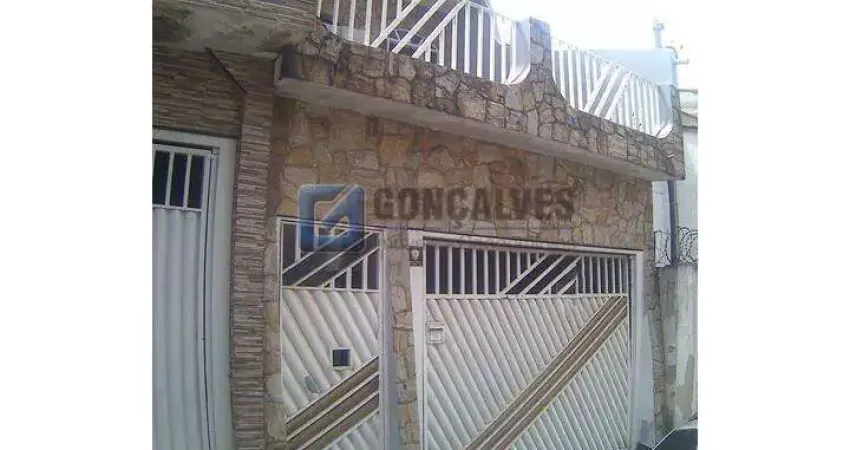 Sobrado à venda em Jardim Santo André, 3 quartos, 3 vagas – R$ 580.000