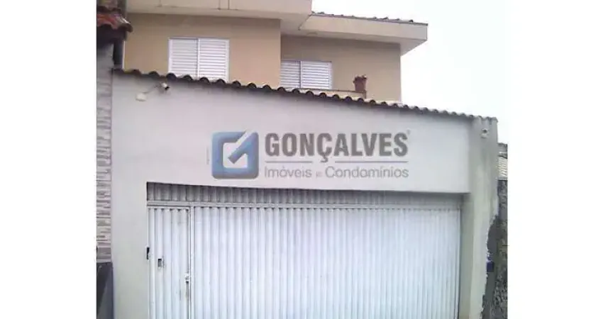Sobrado de 3 Quartos com Quintal e 3 Vagas em Independência, São Bernardo do Campo