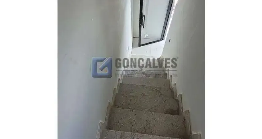 Sobrado à venda em Jardim Santo Alberto, Santo André – 2 suítes, 3 banheiros, 1 vaga