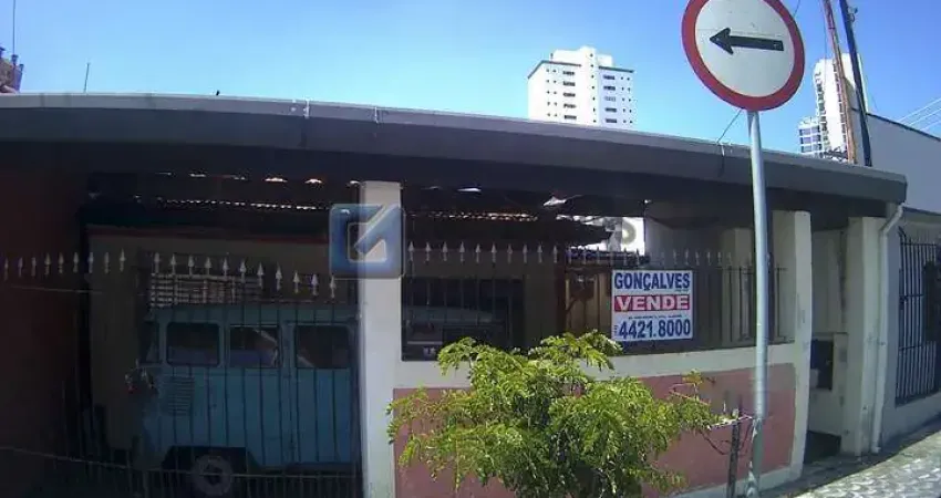 Casa residencial à venda em Vila Bastos, Santo André – 194m² úteis, quintal e churrasqueira