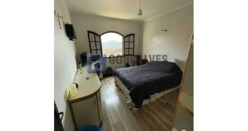 Sobrado Residencial à Venda em Parque Seléta, São Bernardo do Campo