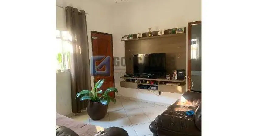 Casa à venda em Jardim Lavínia, São Bernardo do Campo – 3 quartos (1 suíte) com 2 vagas
