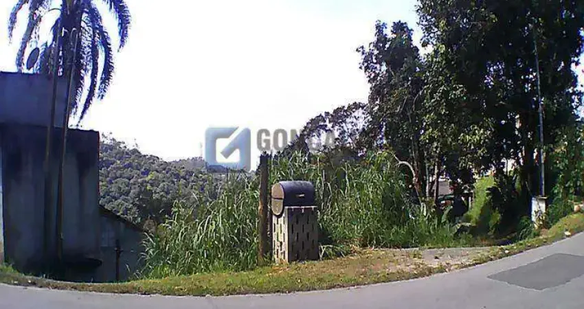 Terreno Comercial à Venda em Batistini, São Bernardo do Campo — 2.676 m²
