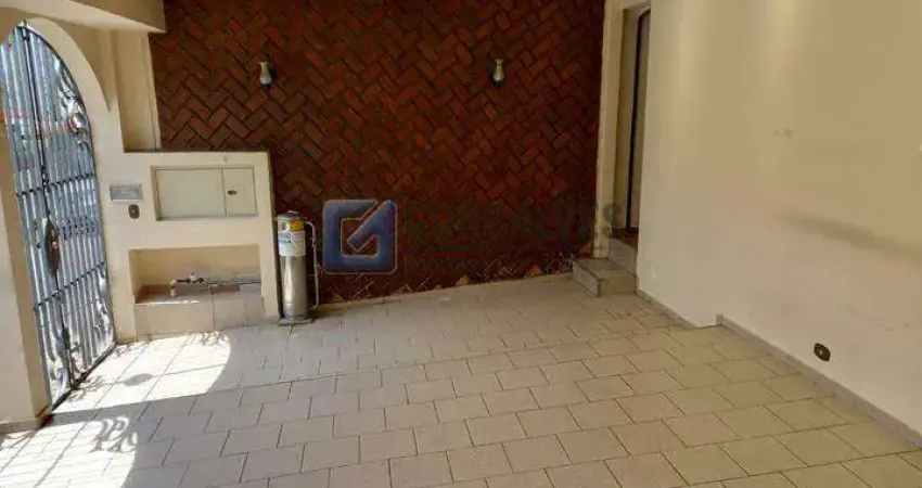 Casa à venda em Demarchi (São Bernardo do Campo) – 3 quartos, quintal e churrasqueira