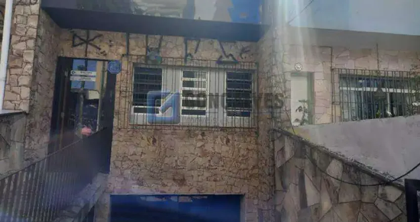 Sobrado à venda no Jardim do Mar, São Bernardo do Campo – 3 salas, quintal e vaga útil para uso residencial/comercial