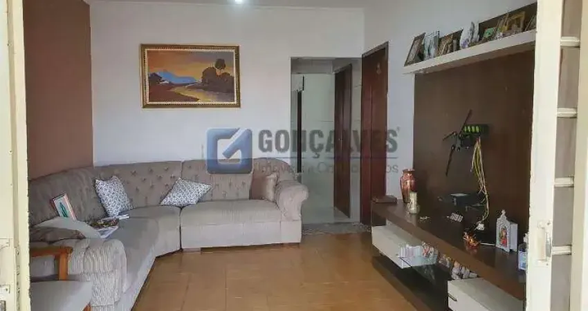 Casa à venda em Vila Humaitá, Santo André – 3 quartos, 2 vagas, piso frio