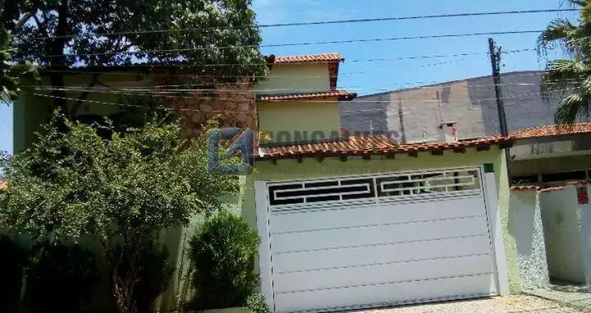 Sobrado Residencial/Comercial em Jardim São Caetano com 250m² úteis e 5 vagas