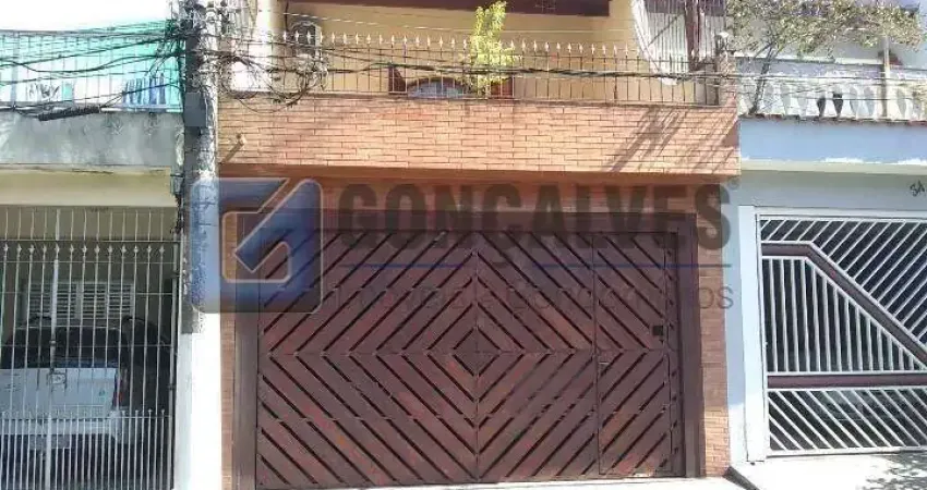 Sobrado à venda em Piraporinha (Diadema) – 3 quartos, 2 vagas, porcelanato