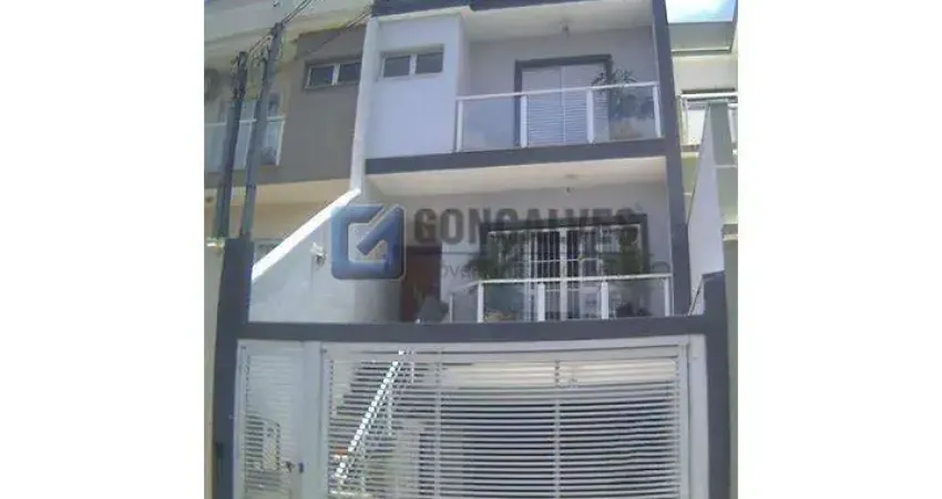 Sobrado Residencial com 3 suítes, 3 vagas e 180 m² em Vila Nova Santa Luzia