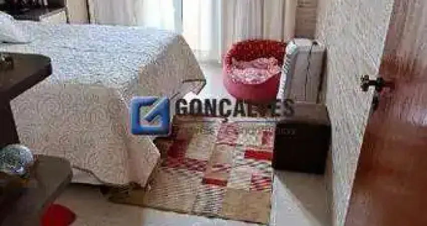 Sobrado Residencial à Venda - Frente, SBC (Taboão) | 3 Quartos, 2 Suítes, 2 Vagas