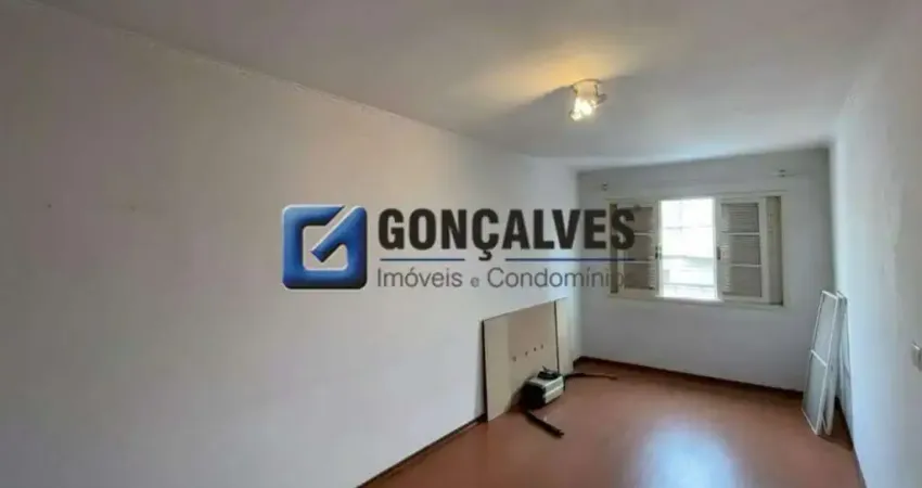 Sobrado Residencial em Cerâmica, São Caetano do Sul – 3 Dormitórios, Quintal e Churrasqueira