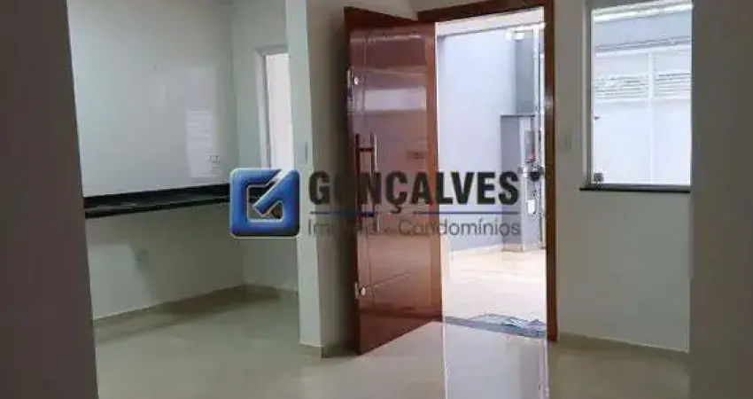 Casa residencial com 2 suítes e quintal em Jardim Ipanema, Santo André