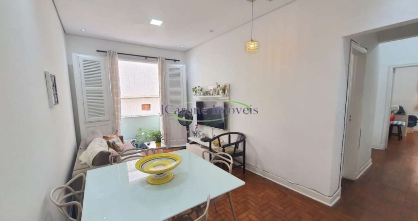 Apartamento a venda em excelente localização a 1 quadra da Praia no Boqueirão em Santos / SP