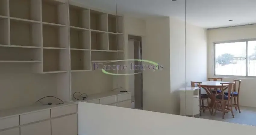 Apartamento a venda com 2 quartos e reformado perto do Metrô Sáude em São Paulo / SP