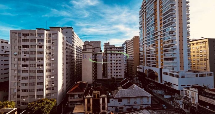Venda de apartamento reformado no Edifício Karima, com 2 quartos, e vaga a 1 quadra da Praia do Embaré -  Santos