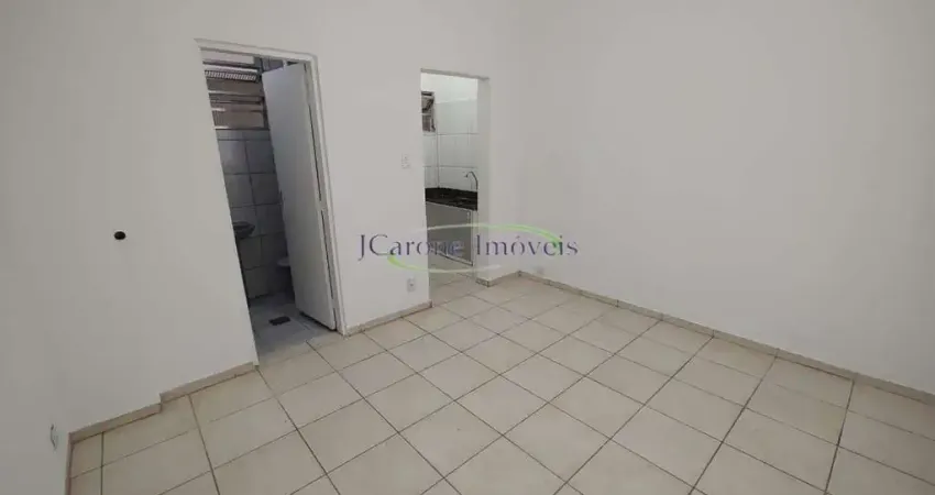 Venda de kitnet em excelente localização para investimento ou moradia na quadra da praia do embaré em santos / sp