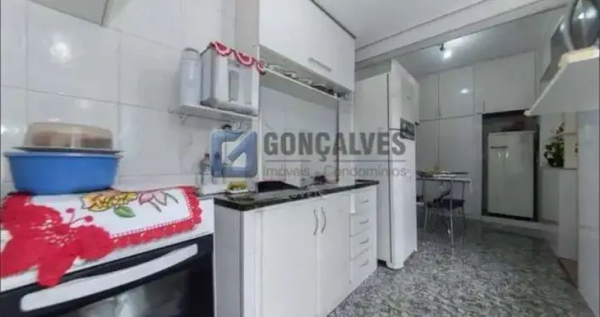 Casa no centro de são caetano com 84m² de terreno com 58m² de construção