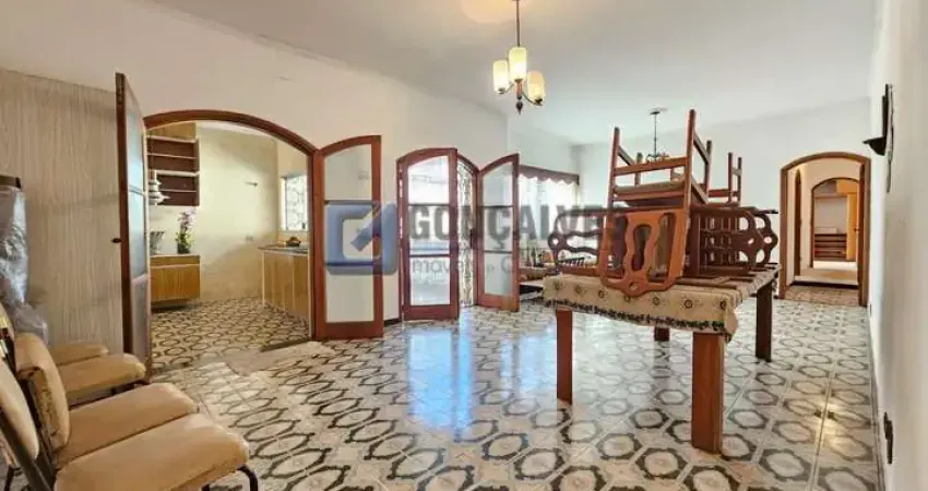 Casa com 6 quartos à venda na Rua Issaco Coppini, Osvaldo Cruz, São Caetano do Sul