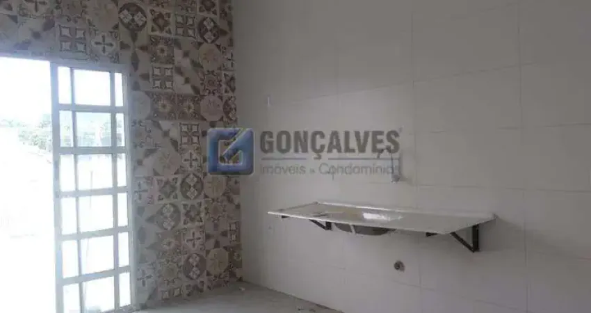 Casa com 2 quartos para alugar na Rua João Infante, Nova Petrópolis, São Bernardo do Campo