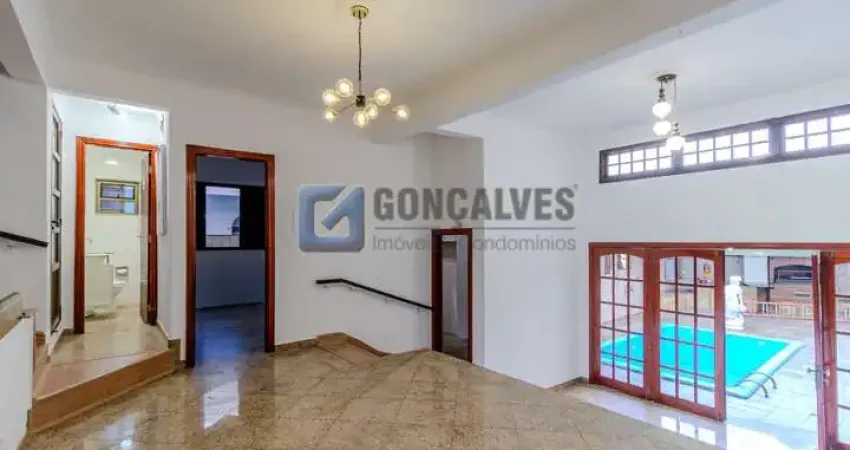 Casa com 4 quartos para alugar na Rua Alcides de Almeida, Centro, São Bernardo do Campo