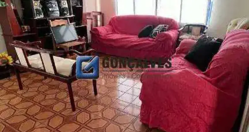 Casa Residencial com 4 Dormitórios em Vila Lutécia, Santo André