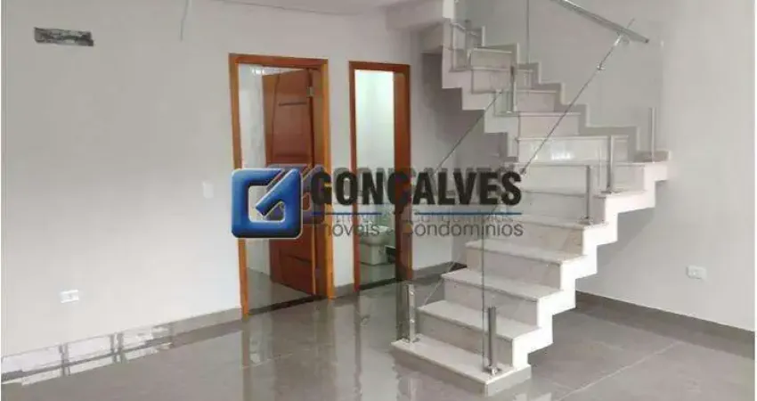 Sobrado Residencial 3 Suítes com 136m² Úteis + 100m² de Quintal — Vila Alzira, Santo André